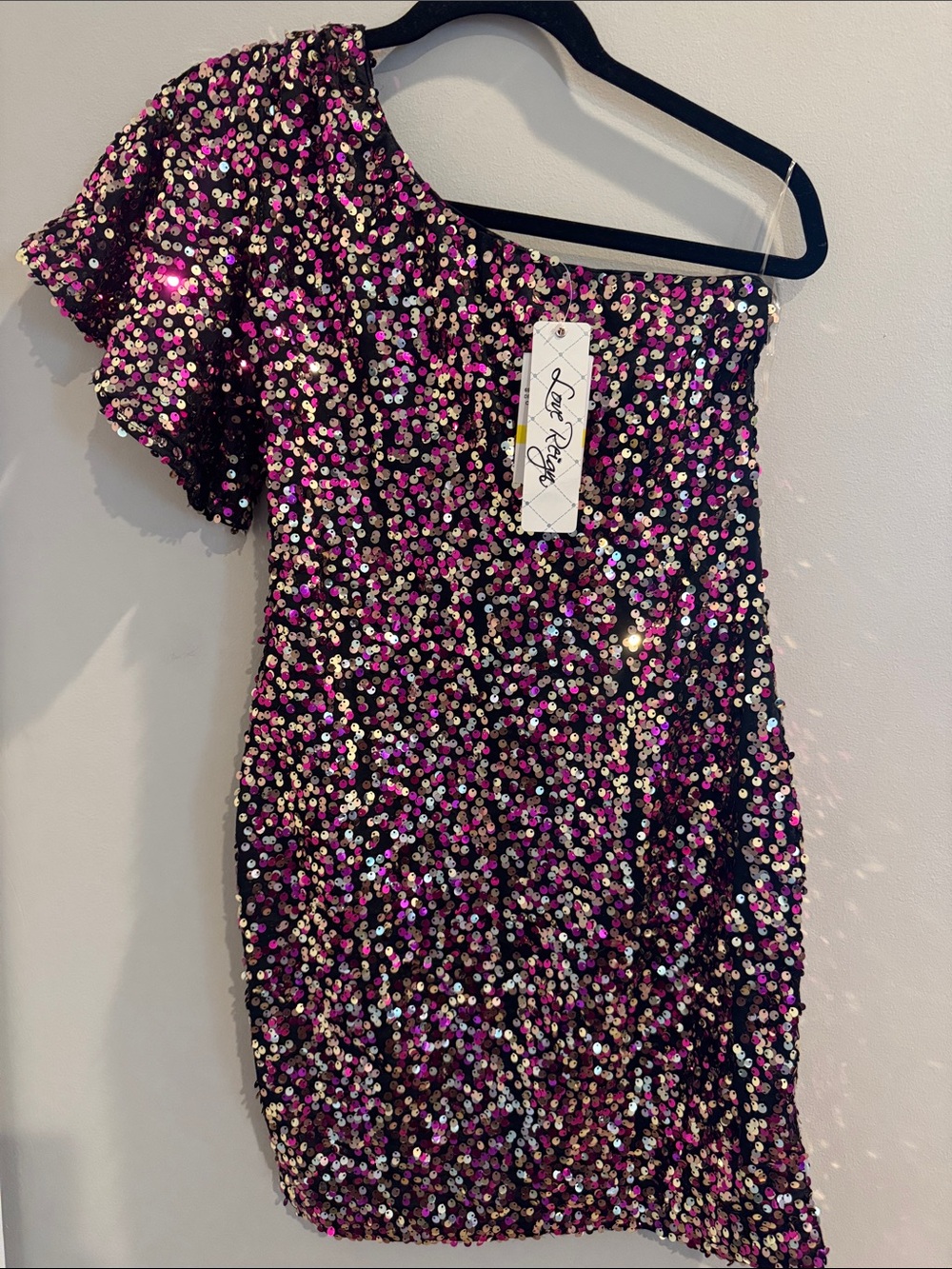 Love Reigns One-Shoulder Sequin Party Dress in Fuchsia/Black. Size MED